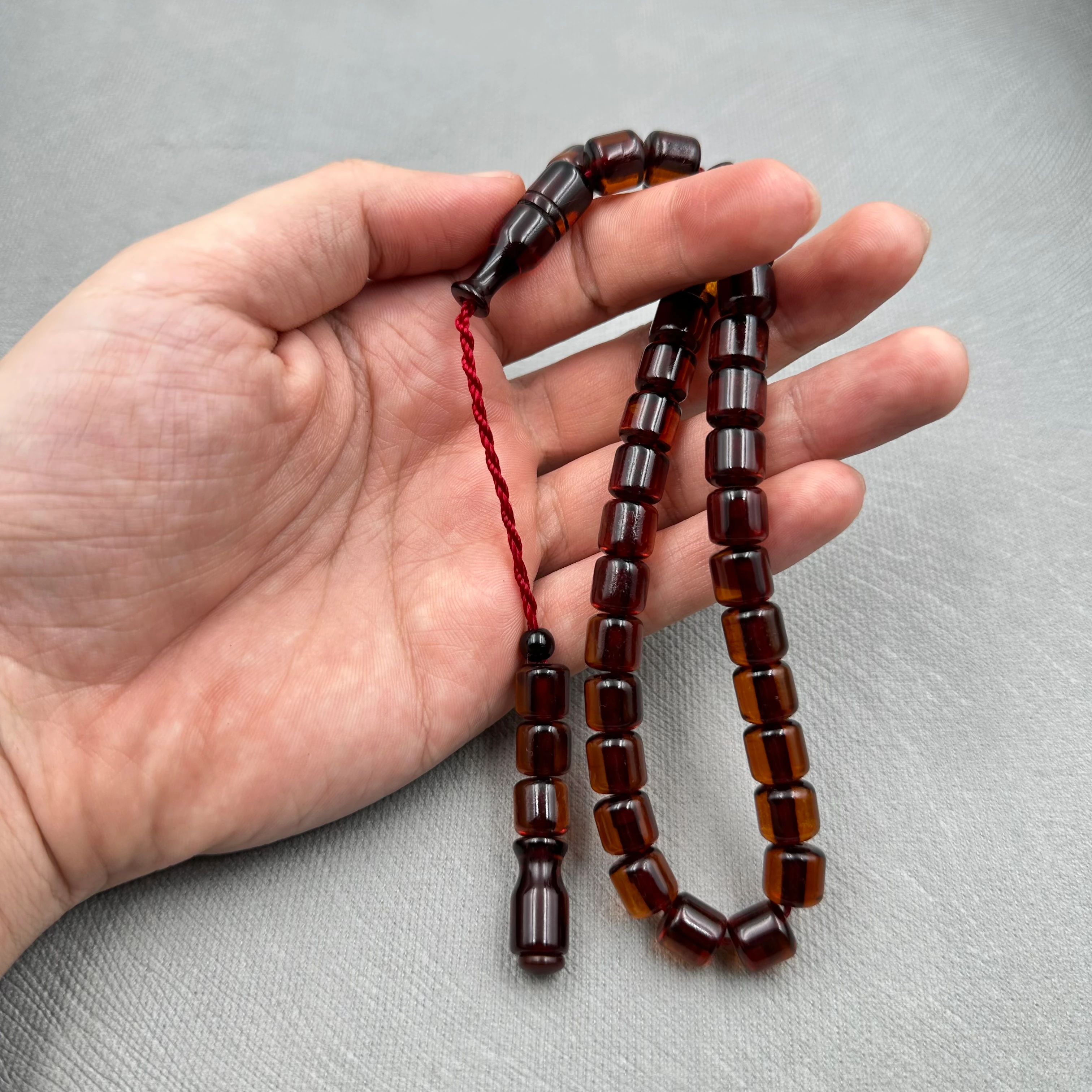 Vişne Rengi Çubuk Kesim Sıkma Kehribar Tespih